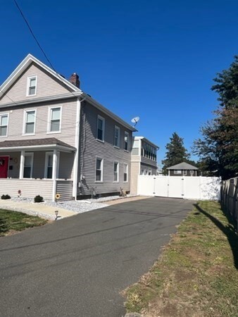 20 Thomas St, Chicopee, MA 01013 - photo 4