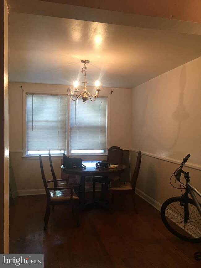 8671 Oak Rd, Parkville, MD 21234 - photo 4