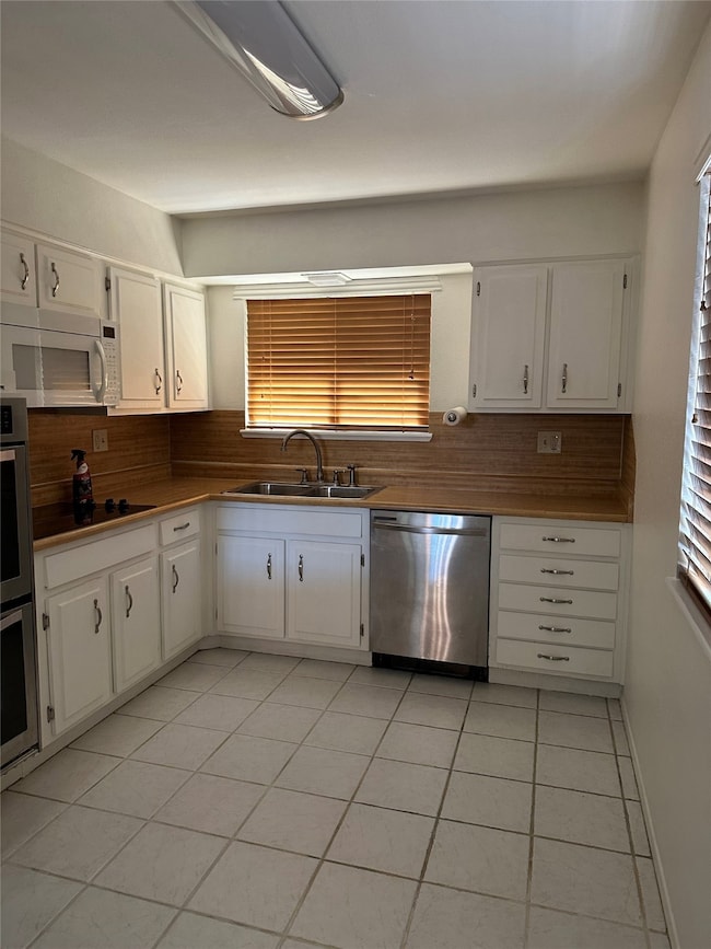 Plenty of cabinet and space