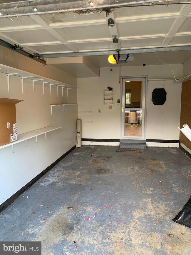 19946 Gateshead Cir, Germantown, MD 20876 - photo 3