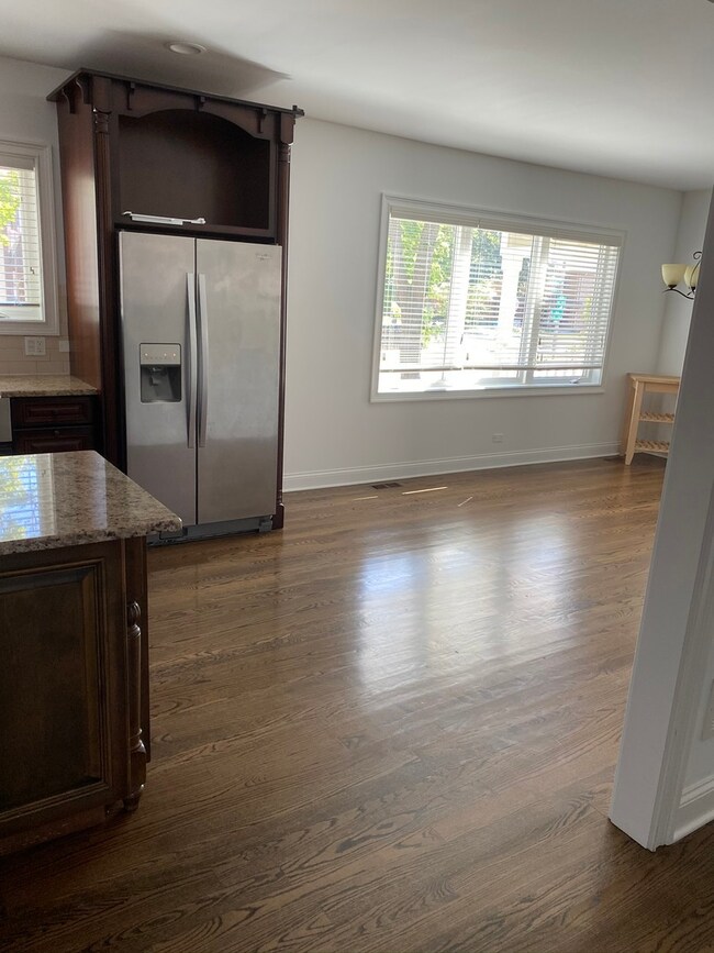 229 N Myrtle Ave, Elmhurst, IL 60126 - photo 5