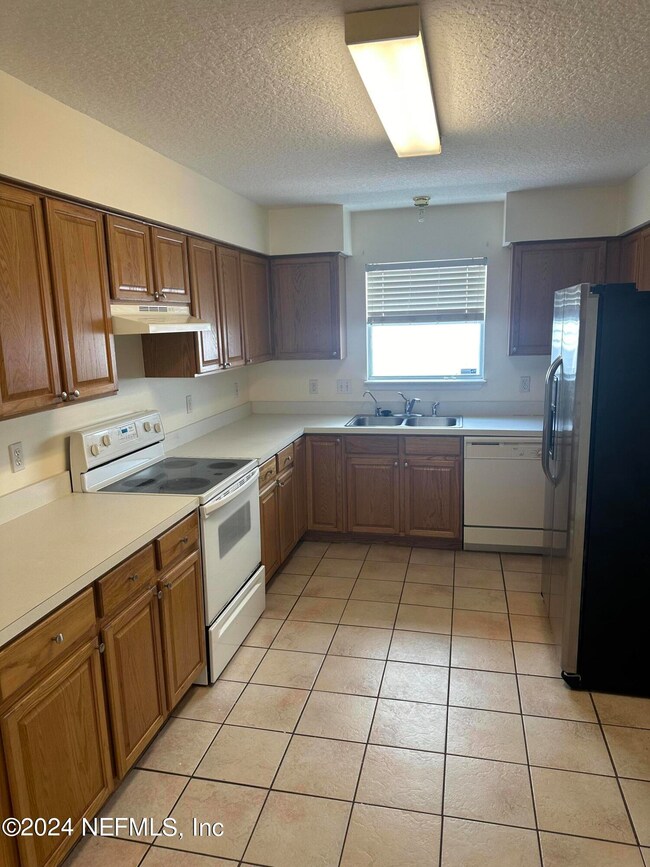 134 15th Ave S, Jacksonville Beach, FL 32250 - photo 4