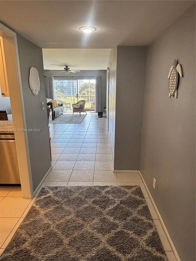 2900 N Palm Aire Dr unit 409, Pompano Beach, FL 33069 - photo 4