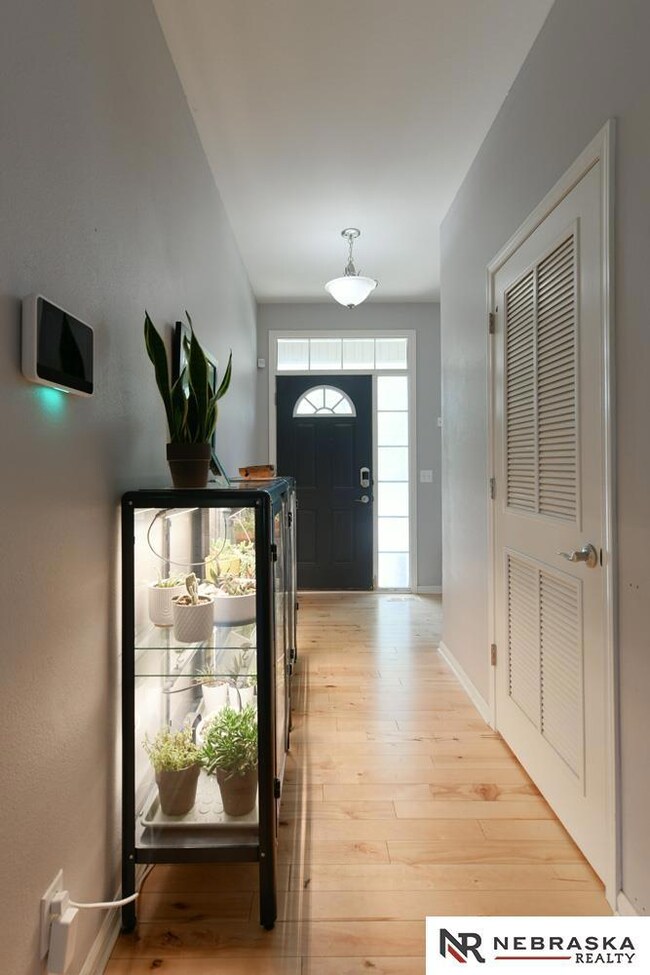 908 Summit Ridge Dr, Papillion, NE 68046 - photo 3