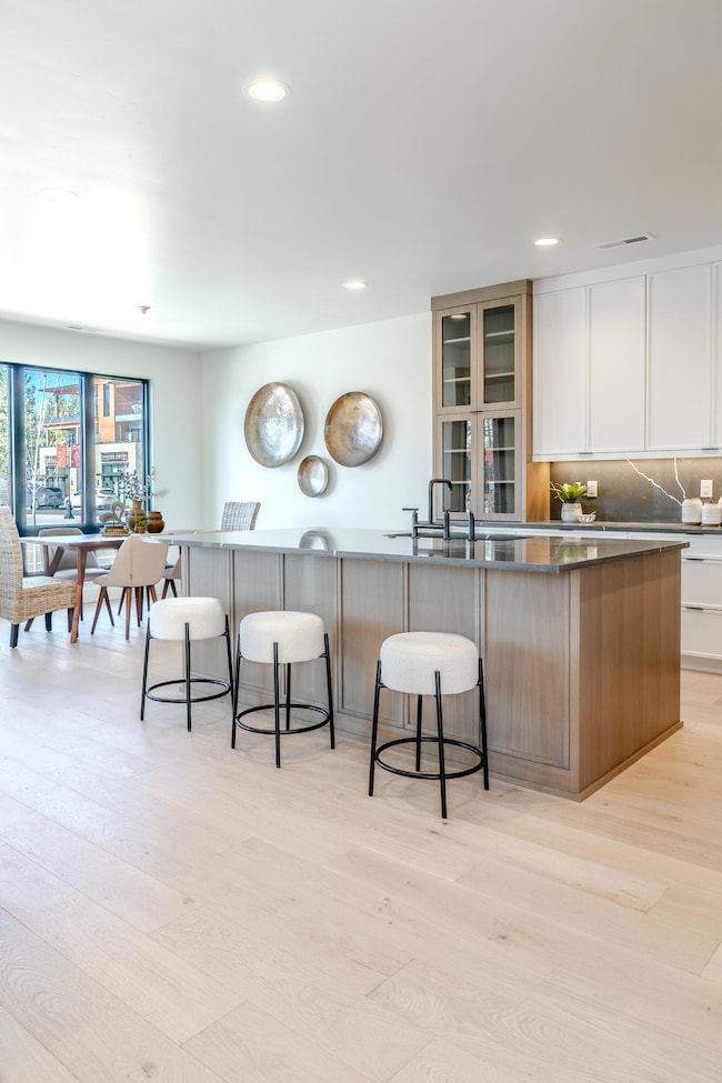 1142 NW Ochoa Dr, Bend, OR 97703 - photo 3