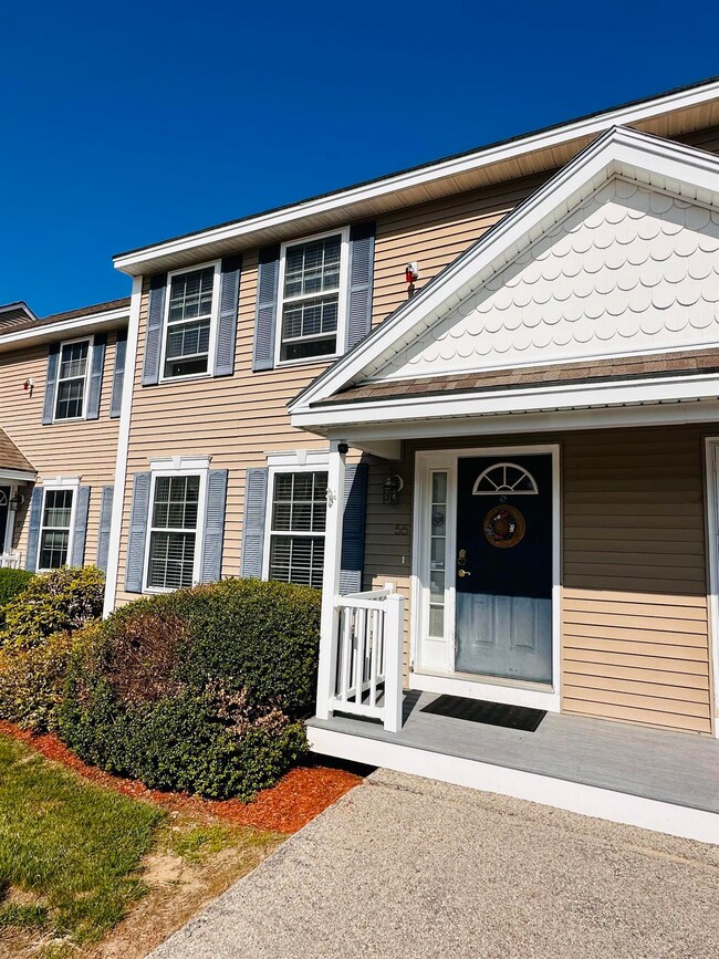 55 Overlook Cir, Hudson, NH 03051 - photo 2