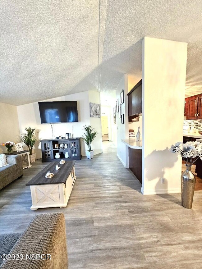 LIVING ROOM 3