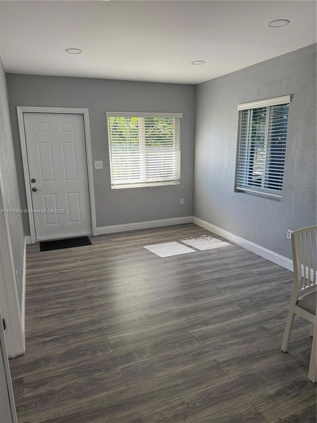 291 NE 112th St unit 291, Miami, FL 33161 - photo 6