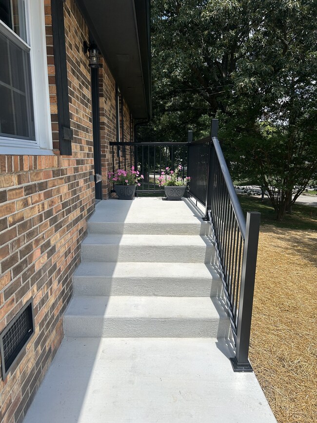 173 Glenburg Dr, Manchester, TN 37355 - photo 6