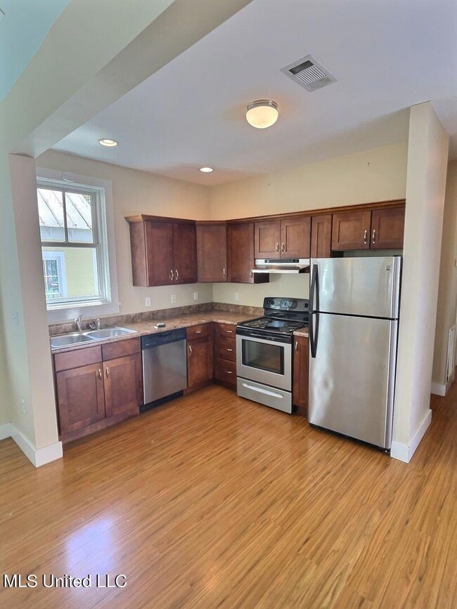 2151 Government St unit 603, Ocean Springs, MS 39564 - photo 5