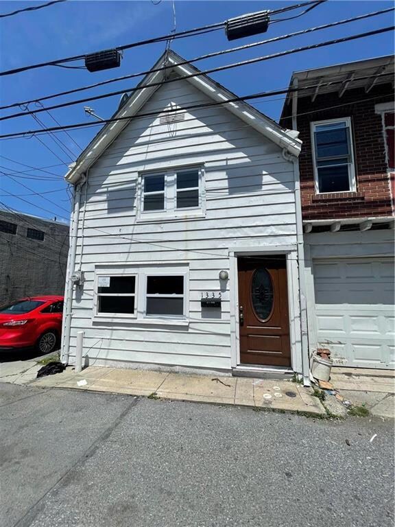 1335 Emmett St, Allentown, PA 18102 - photo 2
