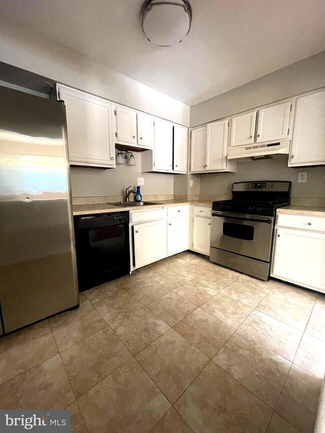 9984 Shoshone Way, Randallstown, MD 21133 - photo 5