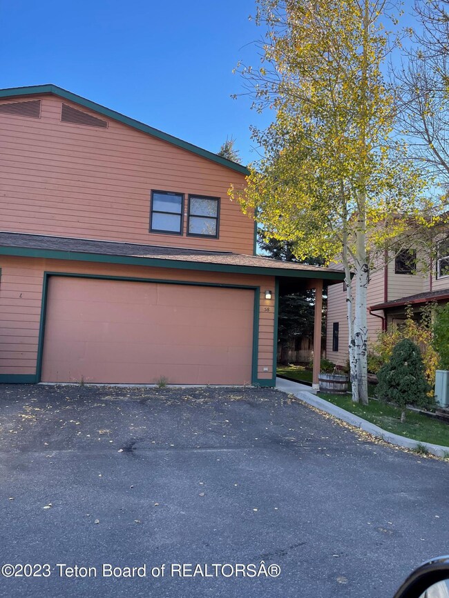 Elk Run Garage