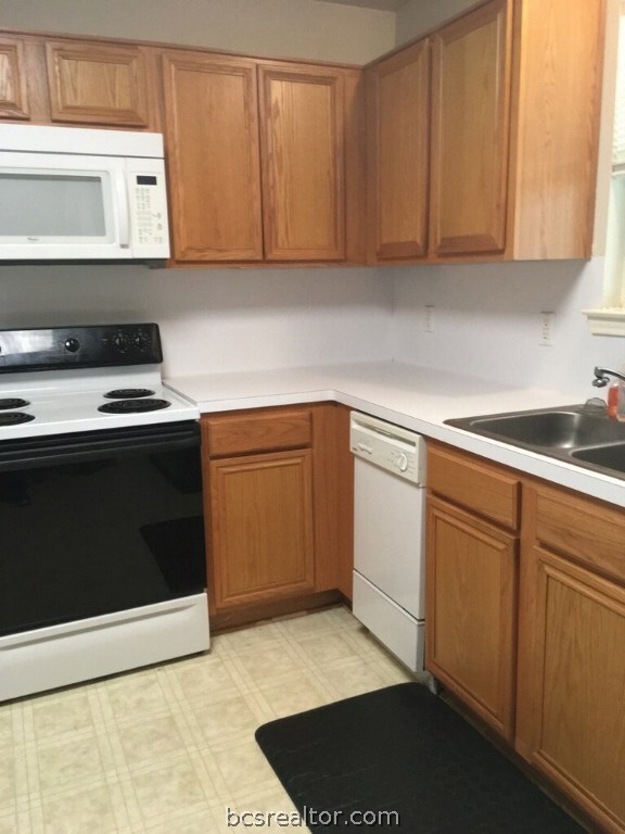 240 Oak Hollow Blvd, Magnolia, TX 77355 - photo 6