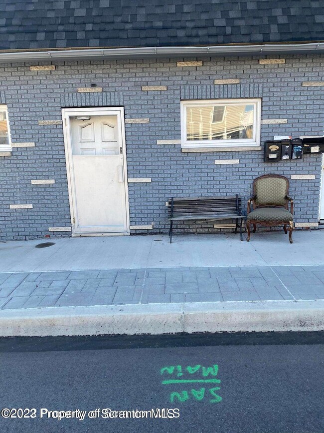 808 Apt C Main St, Dickson City, PA 18519 - photo 2