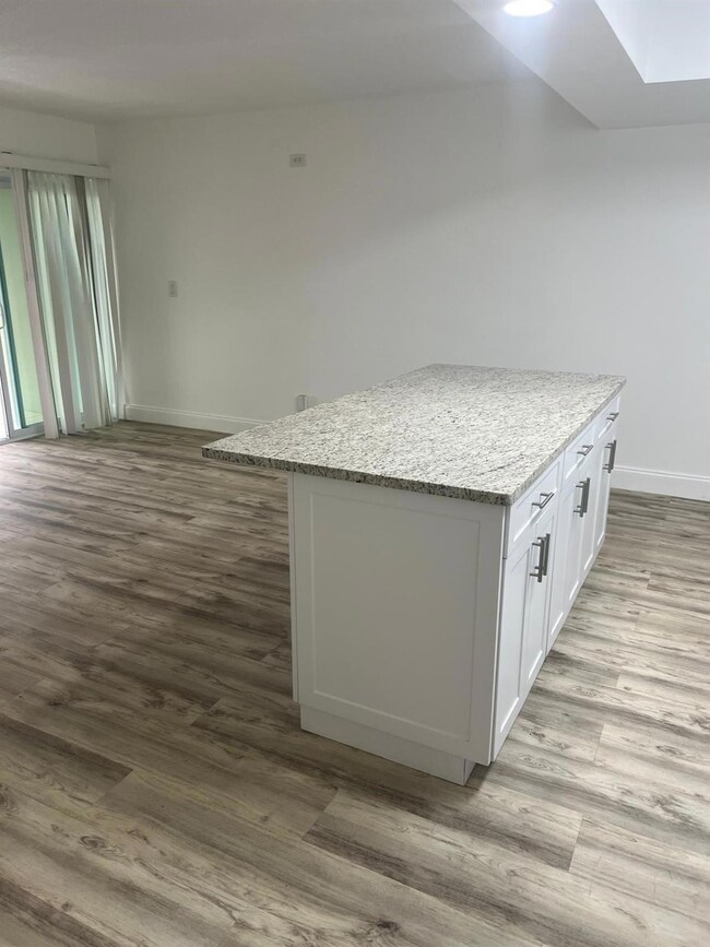 2801 NE 51st St unit 15, Fort Lauderdale, FL 33308 - photo 5