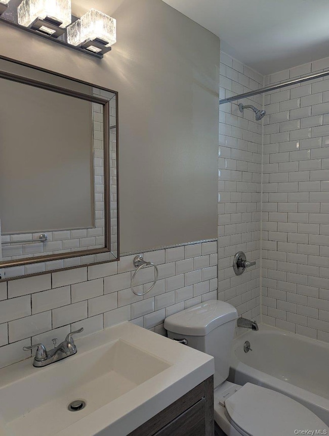 9C Hemlock Dr unit 47, Bay Shore, NY 11706 - photo 3