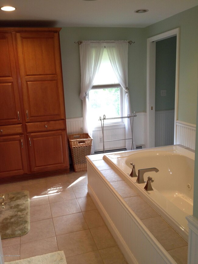 552 S Main Rd, Mountain Top, PA 18707 - photo 6