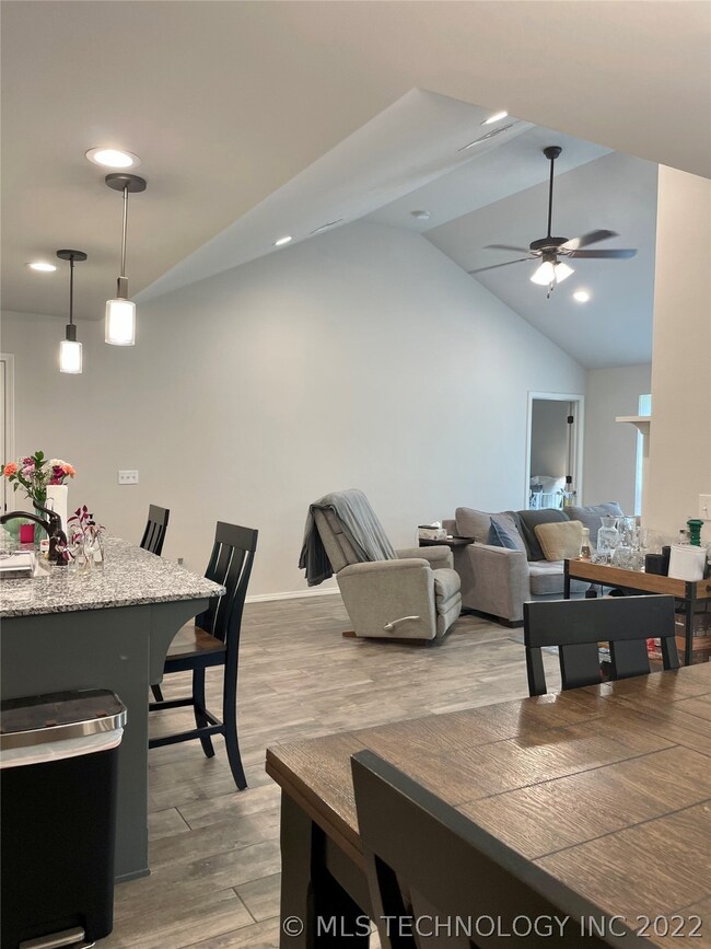 6608 S 22nd Ct, Broken Arrow, OK 74011 - photo 7