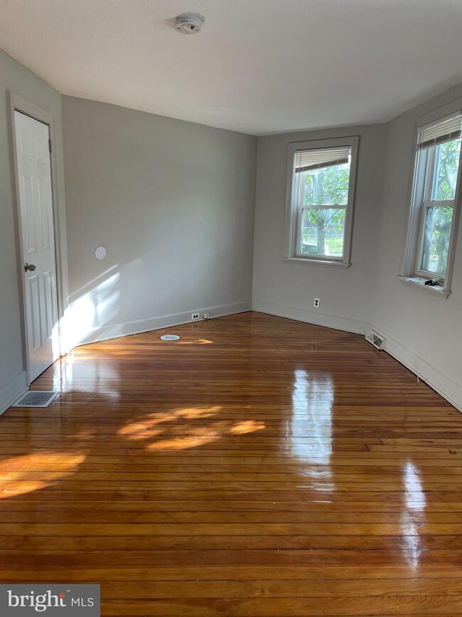 1506 N Chesapeake Rd, Camden, NJ 08104 - photo 3