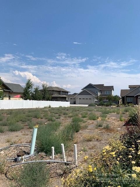 940 NW Rimrock Dr, Redmond, OR 97756 - photo 4