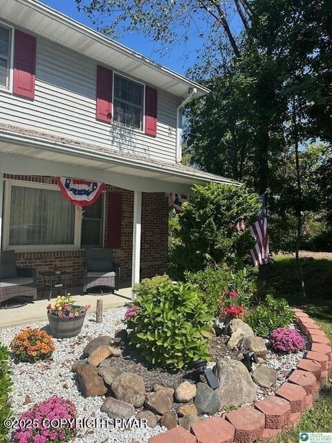 216 Blaine St, Bangor, PA 18013 - photo 2