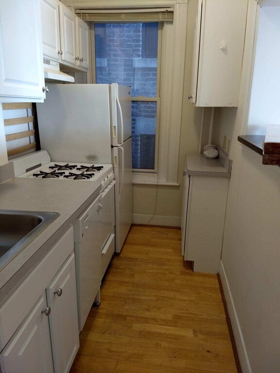 891 Massachusetts Ave unit 10, Cambridge, MA 02139 - photo 4