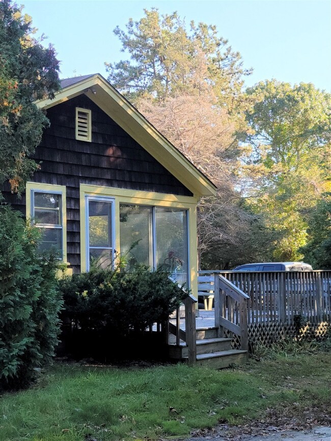 91 Carol Lane Includes 2 Adjacent Lots unit includes 2 adjacent, Oak Bluffs, MA 02557 - photo 2