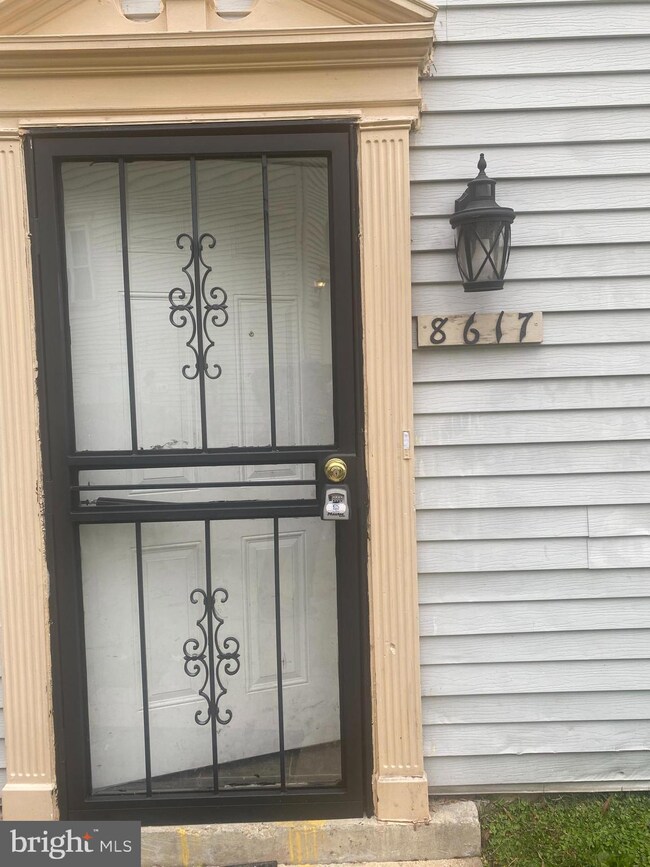 8617 Cipriano Springs Ct, Lanham, MD 20706 - photo 2