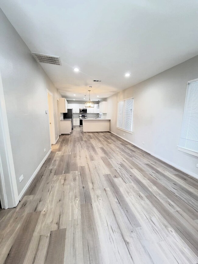 1533 Harvard St, Houston, TX 77008 - photo 5