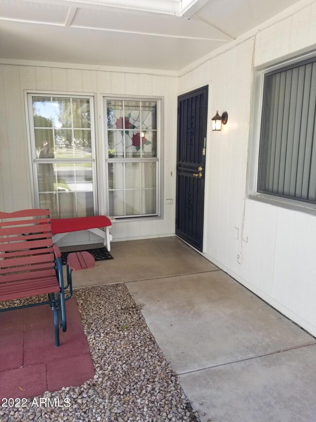 10607 W Highwood Ln, Sun City, AZ 85373 - photo 2