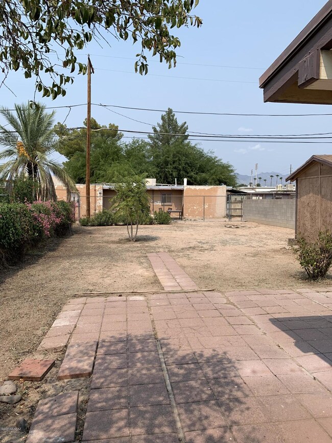 2111 E 18th St, Tucson, AZ 85719 - photo 3
