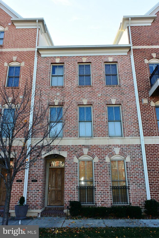 1209 Dockside Cir, Baltimore, MD 21224 - photo 2