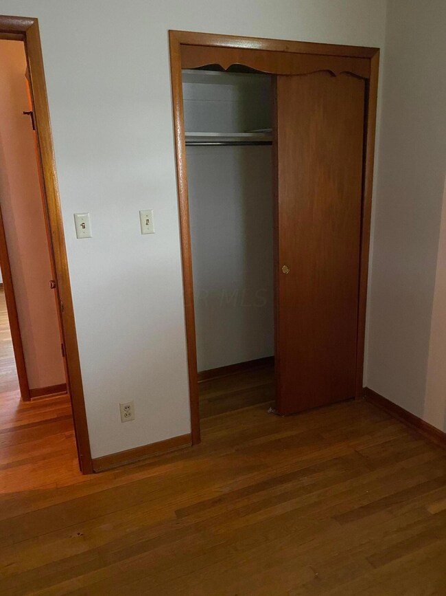 622 Beechwood Rd, Columbus, OH 43213 - photo 6