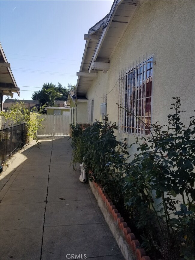 1460 W 56th St, Los Angeles, CA 90062 - photo 3