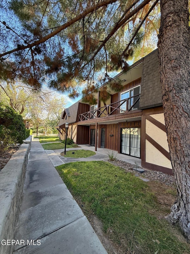 500 Thunderbird Dr unit 105, El Paso, TX 79912 - photo 2