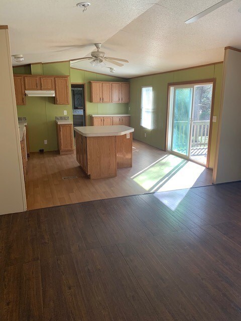 803 W Brenda Ln, Magnolia, TX 77354 - photo 3