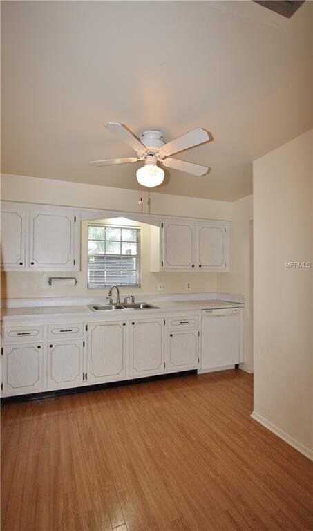 Work efficient kitchen with space for a dining are