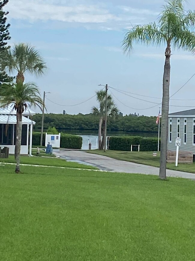 1608 Wheelhouse Cir unit 58, Ruskin, FL 33570 - photo 4