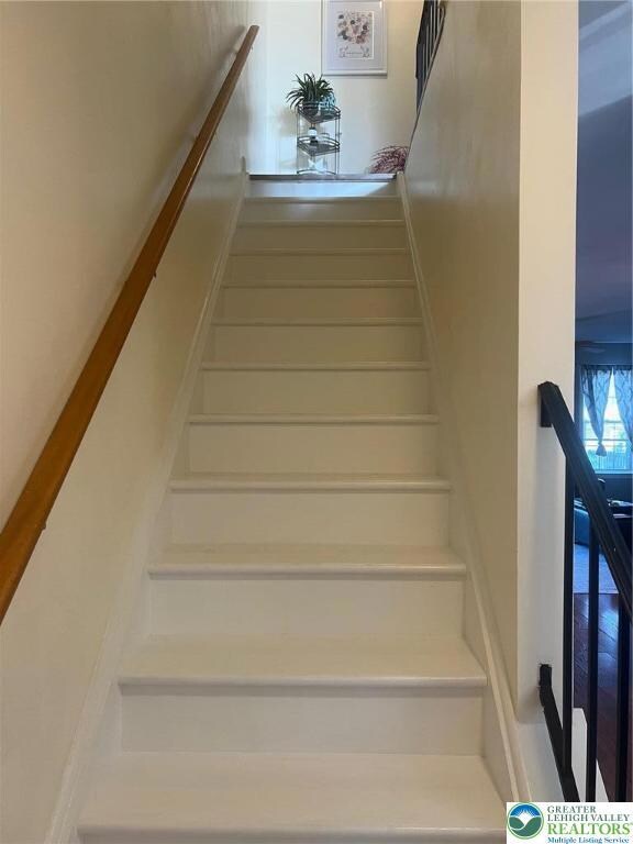 359 W 2nd St, Alburtis, PA 18011 - photo 2