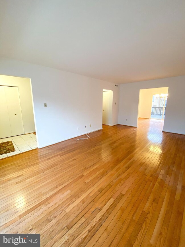 5112 Cliffhaven Dr, Annandale, VA 22003 - photo 4