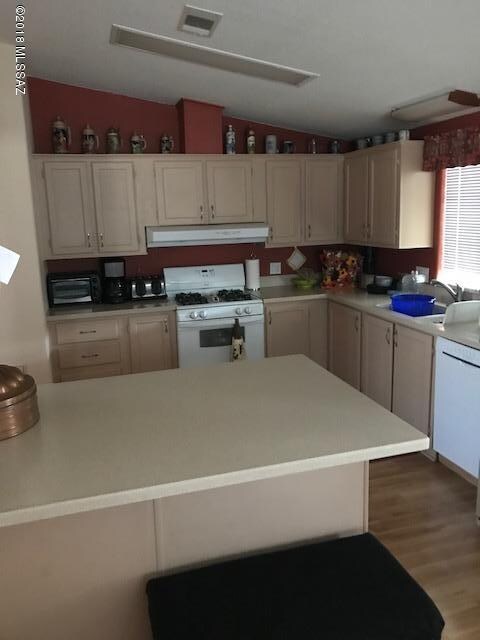 3478 Goldleaf Kitchen (1)