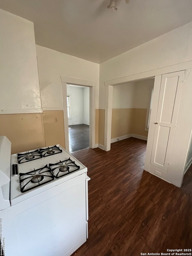 324 Donaldson Ave unit 2, San Antonio, TX 78201 - photo 6