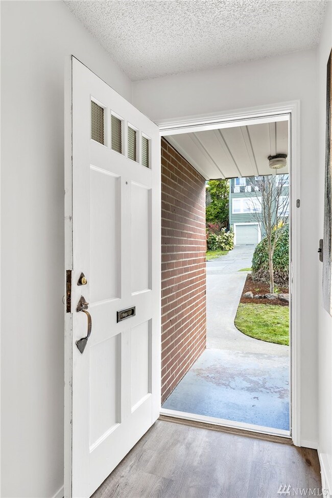 2703 11th Ave W, Seattle, WA 98119 - photo 4