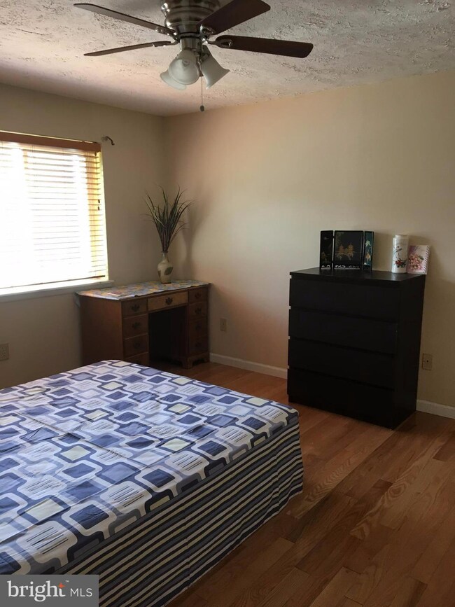 19601 Gunners Branch Rd unit A, Germantown, MD 20876 - photo 5