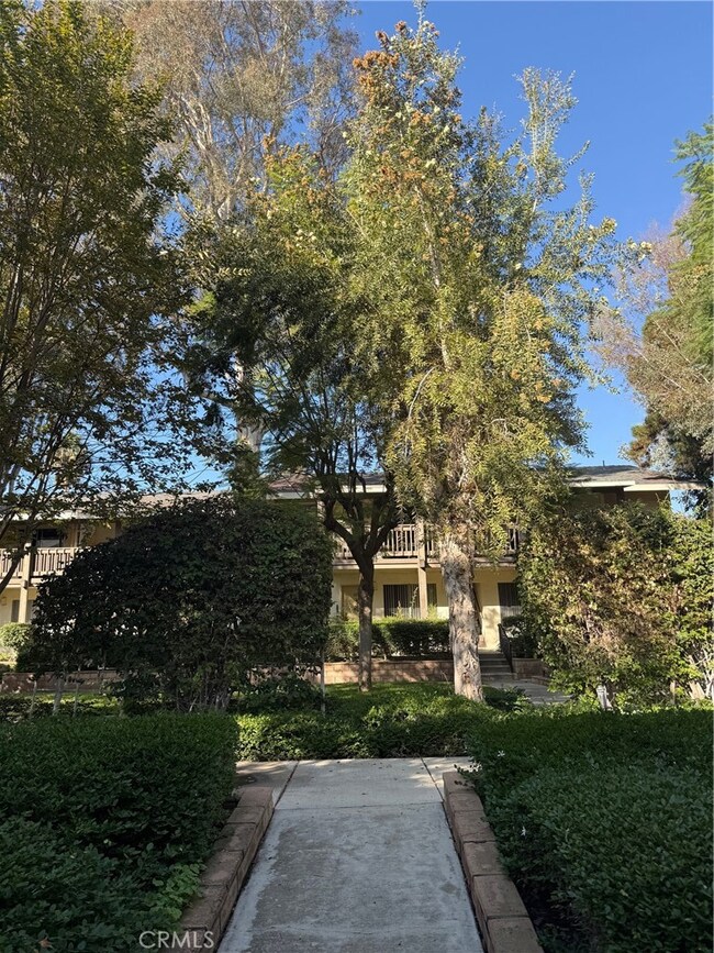 Seranado Fountain Apartments, Orange, CA 92869 - photo 5