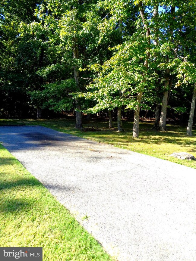 9627 Charles Ct, La Plata, MD 20646 - photo 2