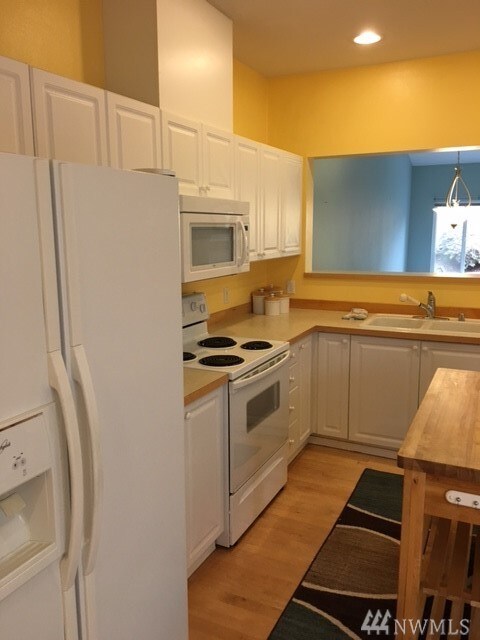 6028 Nathan Way SE unit C, Auburn, WA 98092 - photo 3