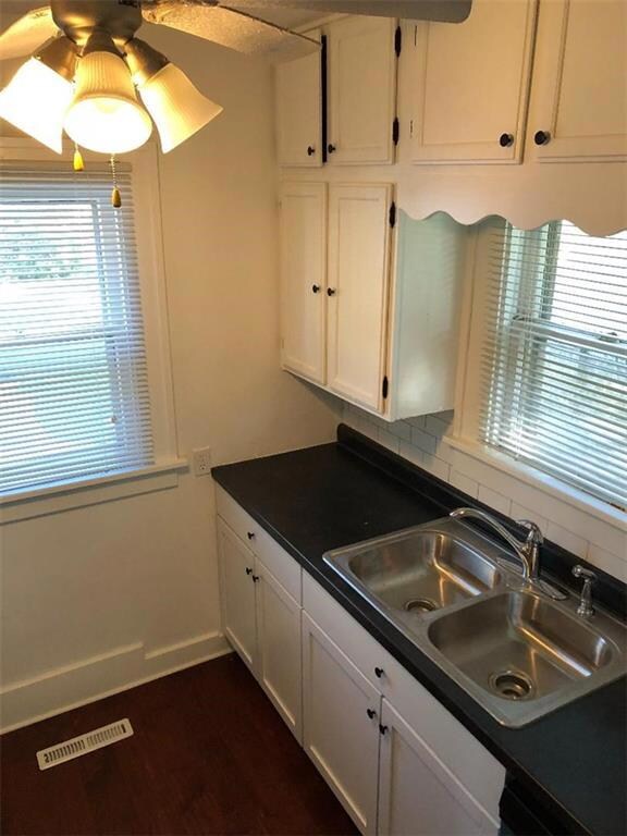 3417 SW 13th Street Des Moines Iowa  Kitchen  sell