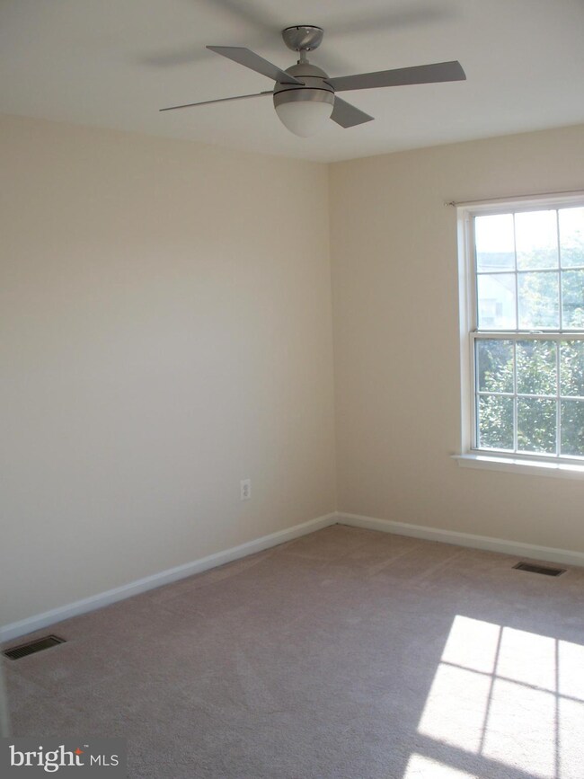 1674 Fallowfield Ct unit 1674, Crofton, MD 21114 - photo 6
